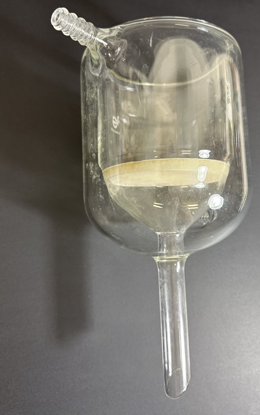 Labglass Reaction/Cylindrical Vessel 600 ml W/Side Hose Barb Port