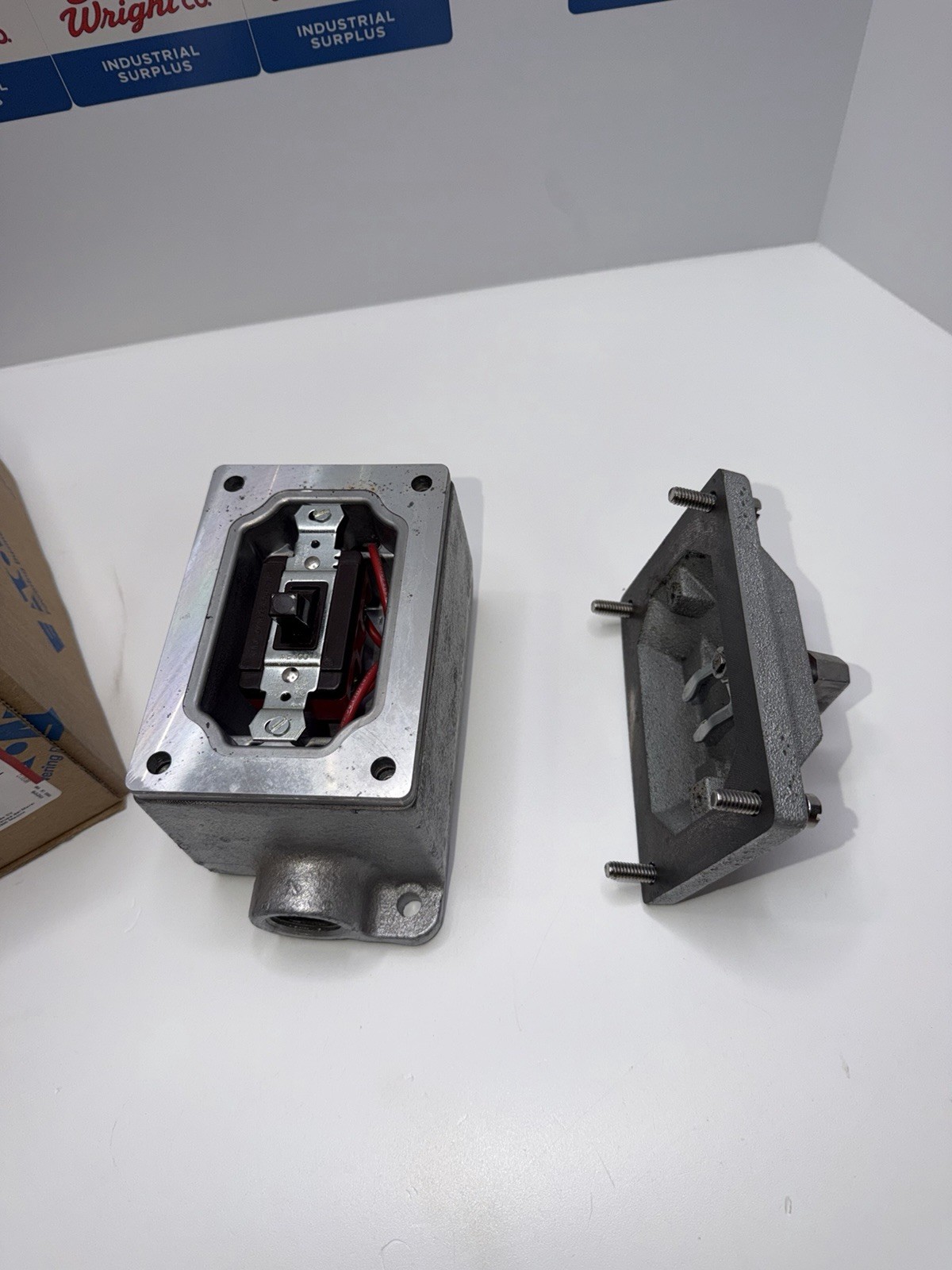 Eaton Crouse-Hinds EDS2129 Explosion Proof Snap Switch 20A 120-277V New in Box