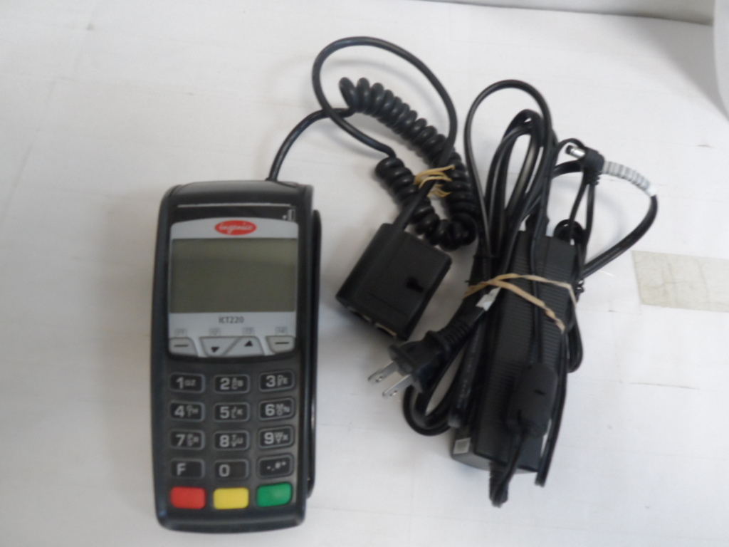 Ingenico ICT220 Credit Card Terminal with Chip Reader **AS IS (8113-1 C1F)