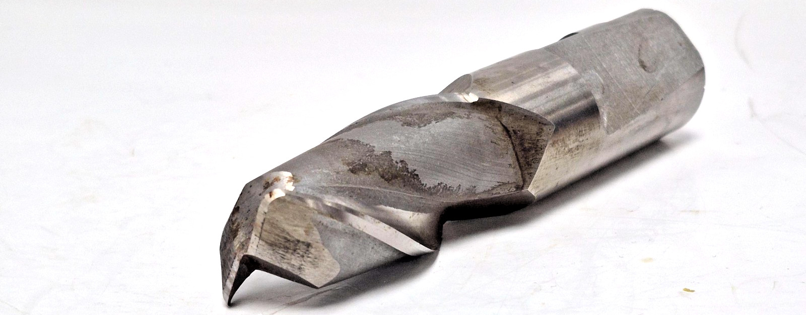 FASTCUT 63/64″ CORNER RADIUS END MILL 2″ LOC 2-FLUTE 4-1/2″ OAL HSS 2551-420