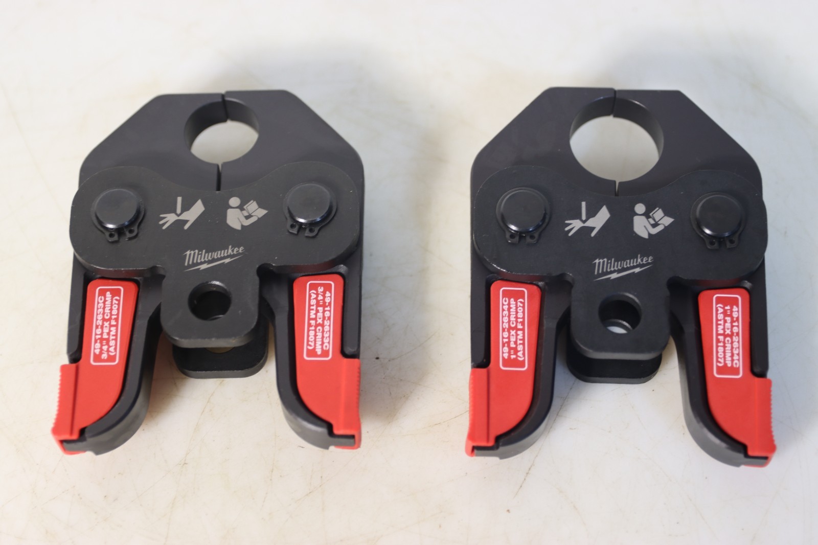 Milwaukee M18 18V Short Throw Press Tool Kit with 3 PEX Crimp Jaws W/ (2) 2.0 Ah
