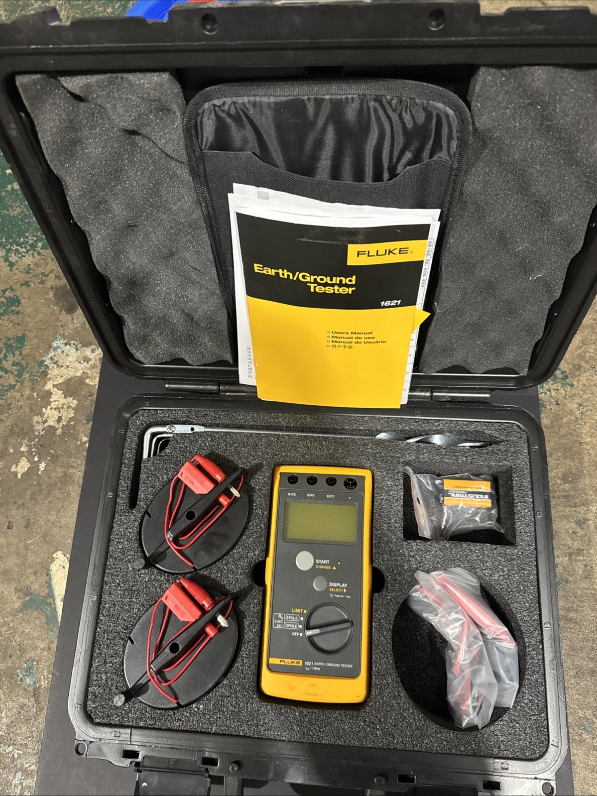 Fluke 1621 GEO Earth Ground Resistance Tester Meter Deluxe Kit!