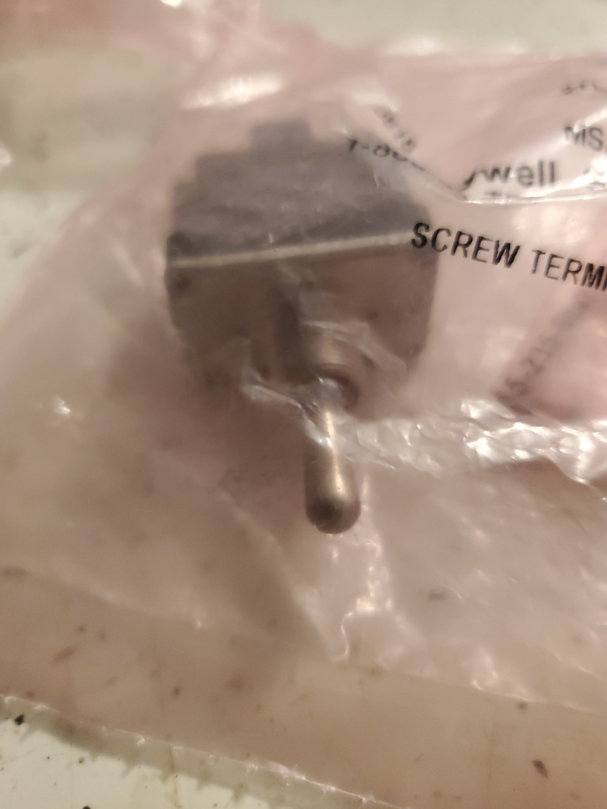 Honeywell Sensing and conrol toggle switch 2TL1-1 MS24524-21