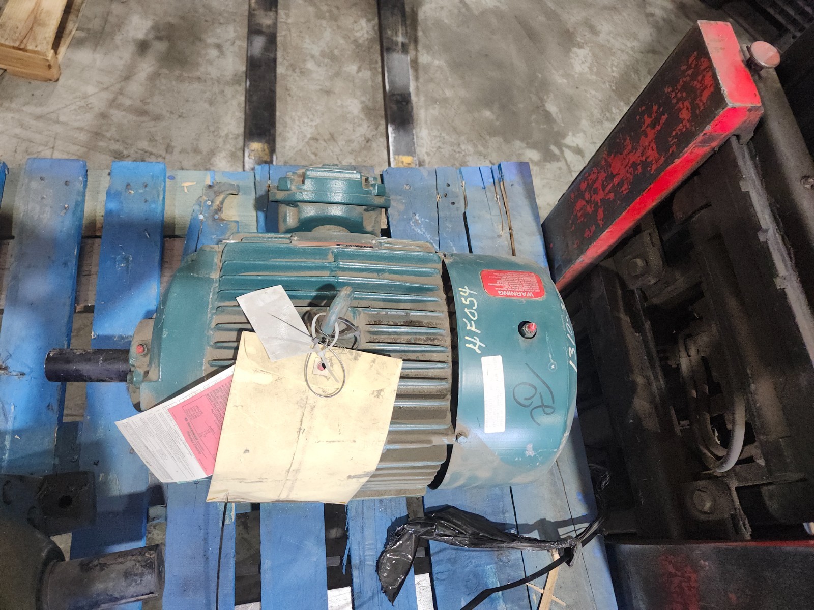 NEW NO BOX RELIANCE ELECTRIC MOTOR HP 7.5, RPM 1785, PH 3, FR 254T, 7365100-001