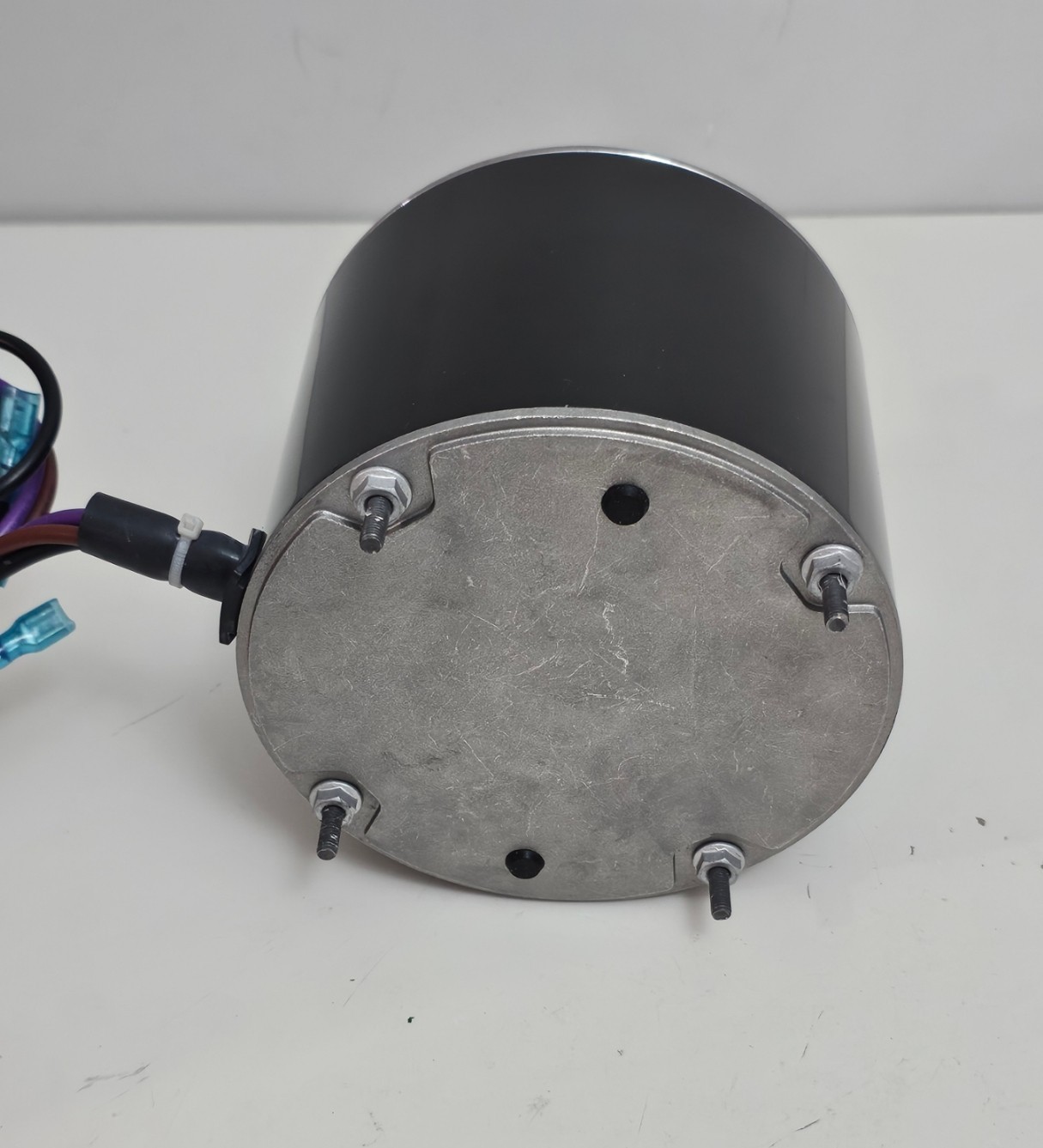5KCP39GGV570S Condenser Fan Motor with 5µF Capacitor, 1/8 HP 200-230V 825 RPM, 4