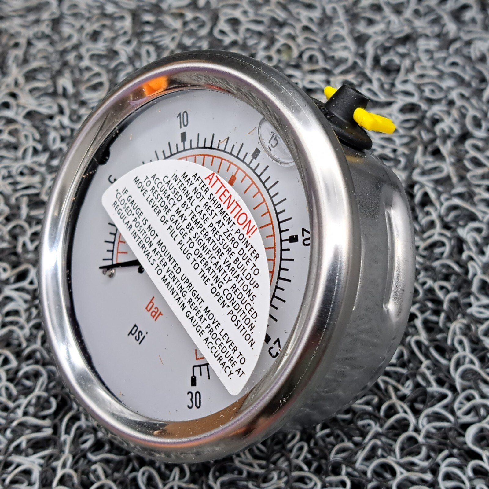 Swagelok PGI-63C-PG30-CA01 G.I. Gauge 30PSI/BAR 1/4″ NPT CBM PGI-63C-PG30-CA01