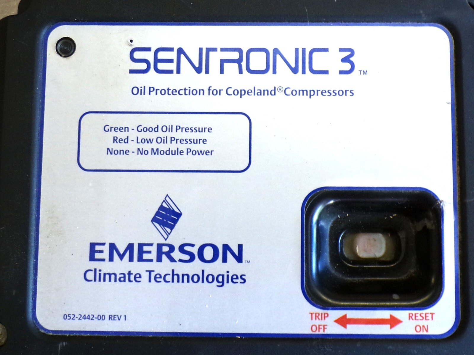 Copeland Sentronic 3 Oil Pressure Control 052-2442-00 Rev 1 Used Cut Out / i8