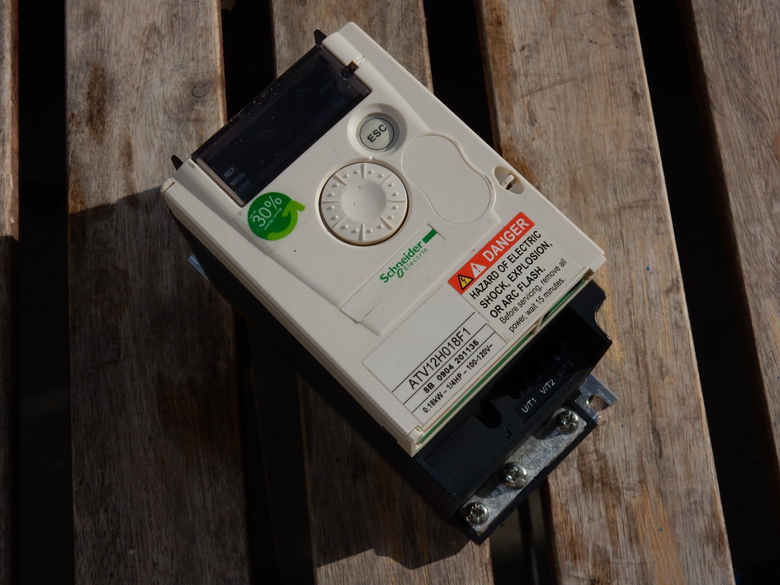 7x SCHNEIDER ELECTRIC ALTIVAR ATV12H018F1 VARIALE SPEED DRIVE. 5 New