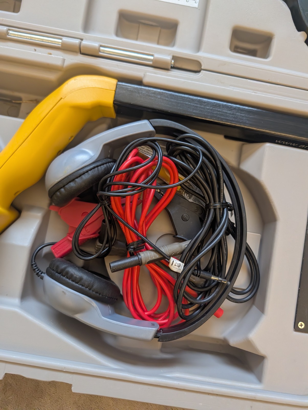 Armada Technologies Pro871C Cable Locator Kit Receiver/Transmitter Hard Case