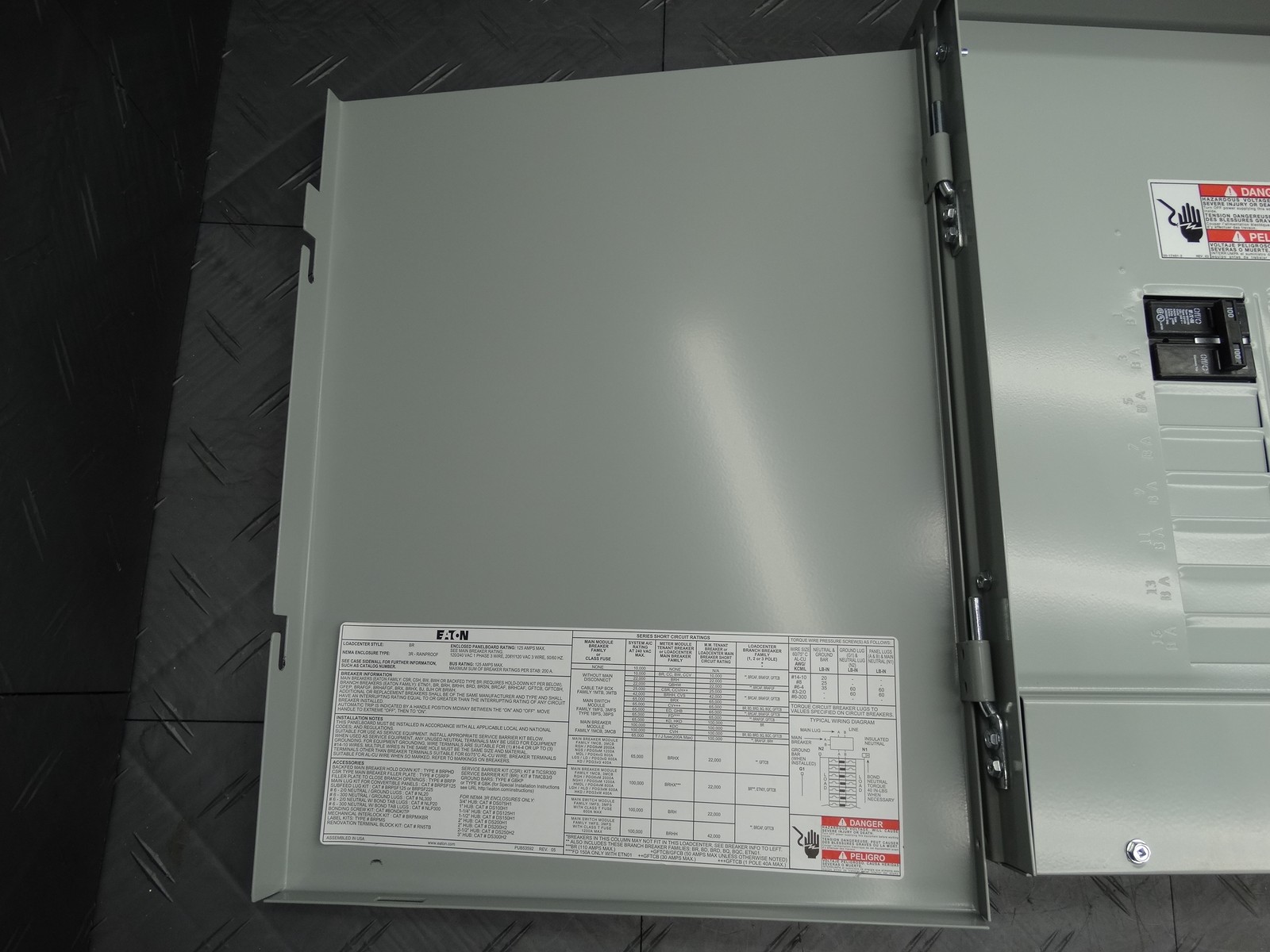 Eaton Type BR 100A 10-Space 20-Circuit Outdoor Main Breaker Neutral Load Center