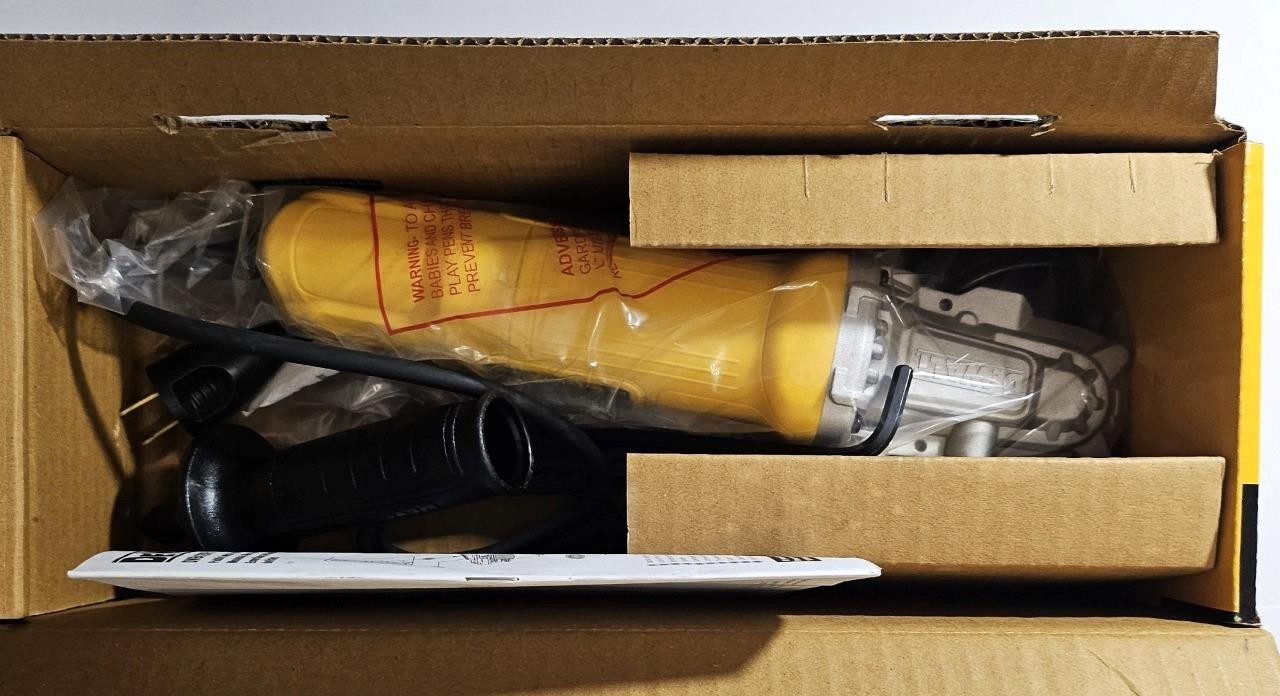 DEWALT DWE4120FN 9 Amp Corded 4.5 in – 5 in. Flathead Small Angle Grinder