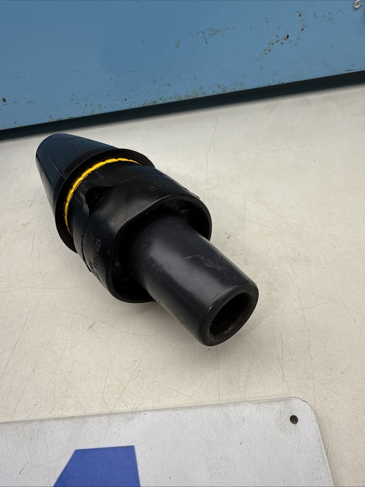 225BI Hubbell Load Break Bushing Insert, 15.2/26.3 kV, 200 Amps