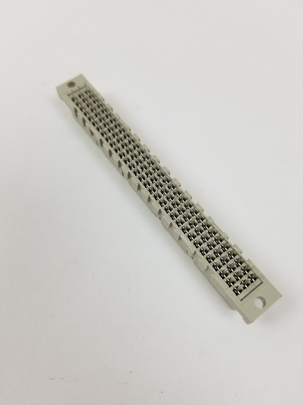62ct TE Connectivity 214836-E Eurocard Connectors 96-Position ERNI Female NEW