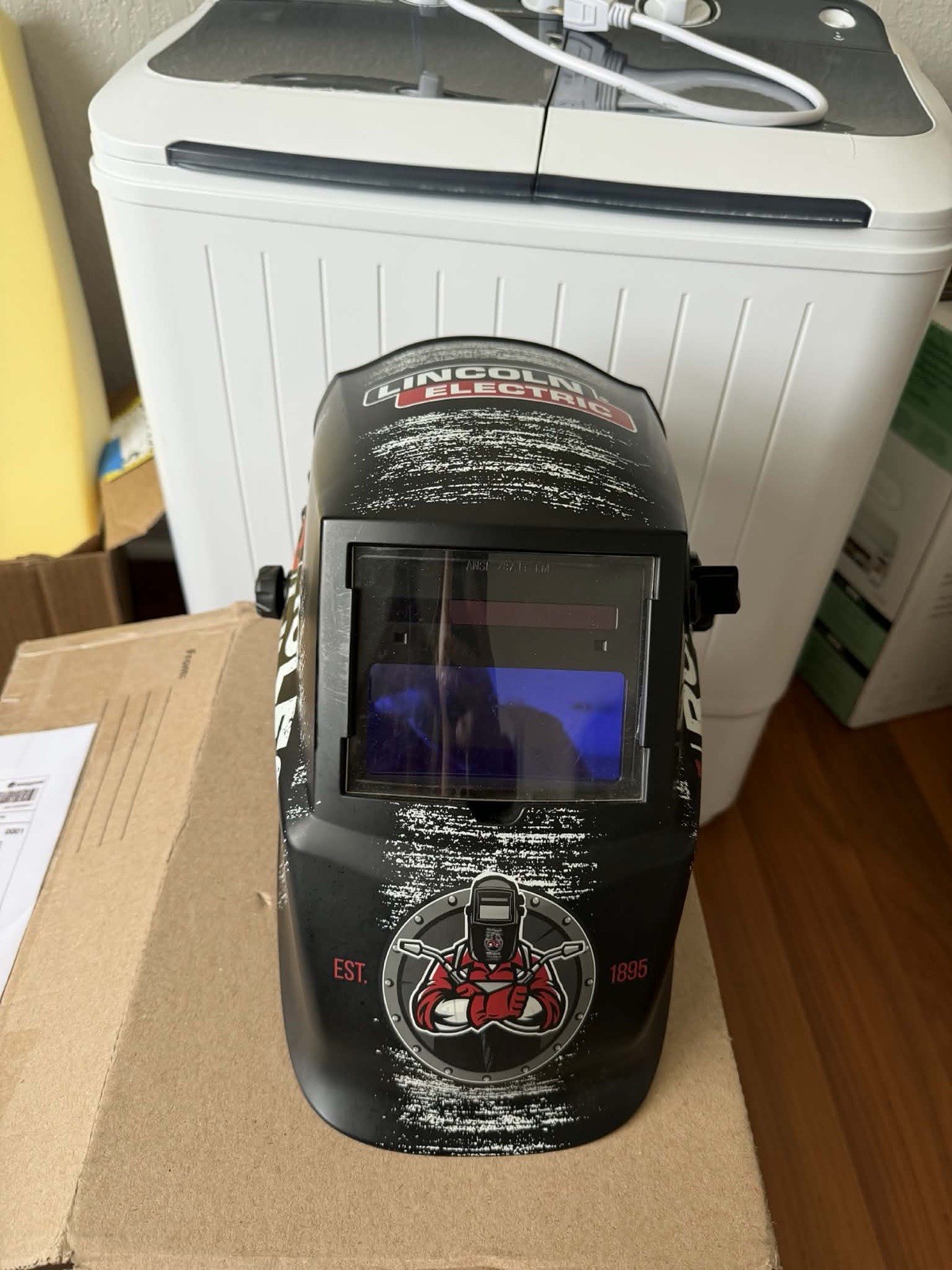 Lincoln Electric Welding Helmet S27978-18 New