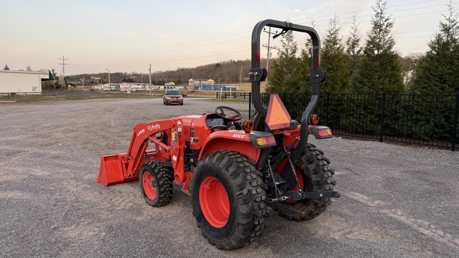 2023 KUBOTA L3302 TRACTOR WITH LA526 LOADER – 4X4 – HYDROSTATIC – LOW HR MACHINE