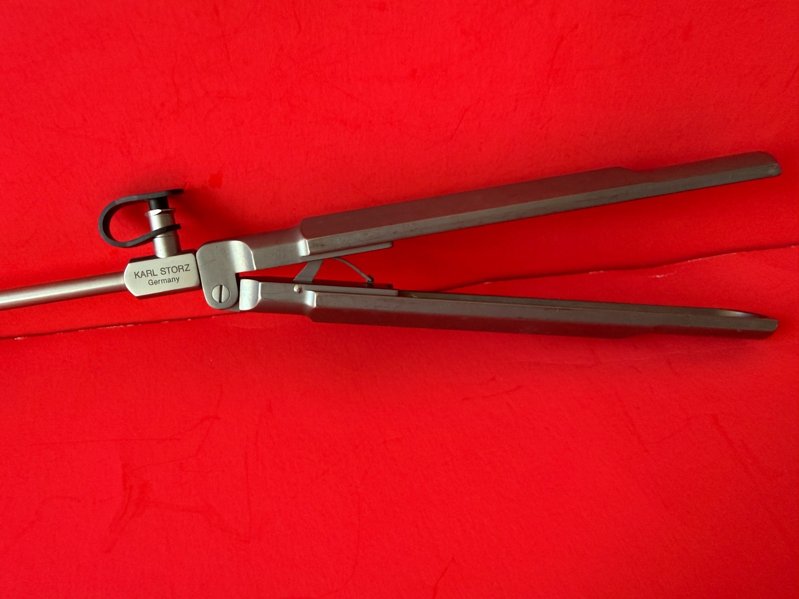 Karl Storz 26173DQ Assistant Needle Holder «FLAMINGO-JAW, Dia 5mm x Length 33cm