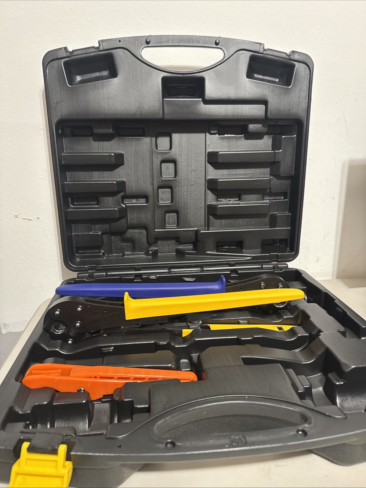 Viega 56000 PureFlow 1/2-Inch and 3/4-Inch PEX Press Tool Set With Cutter + Case