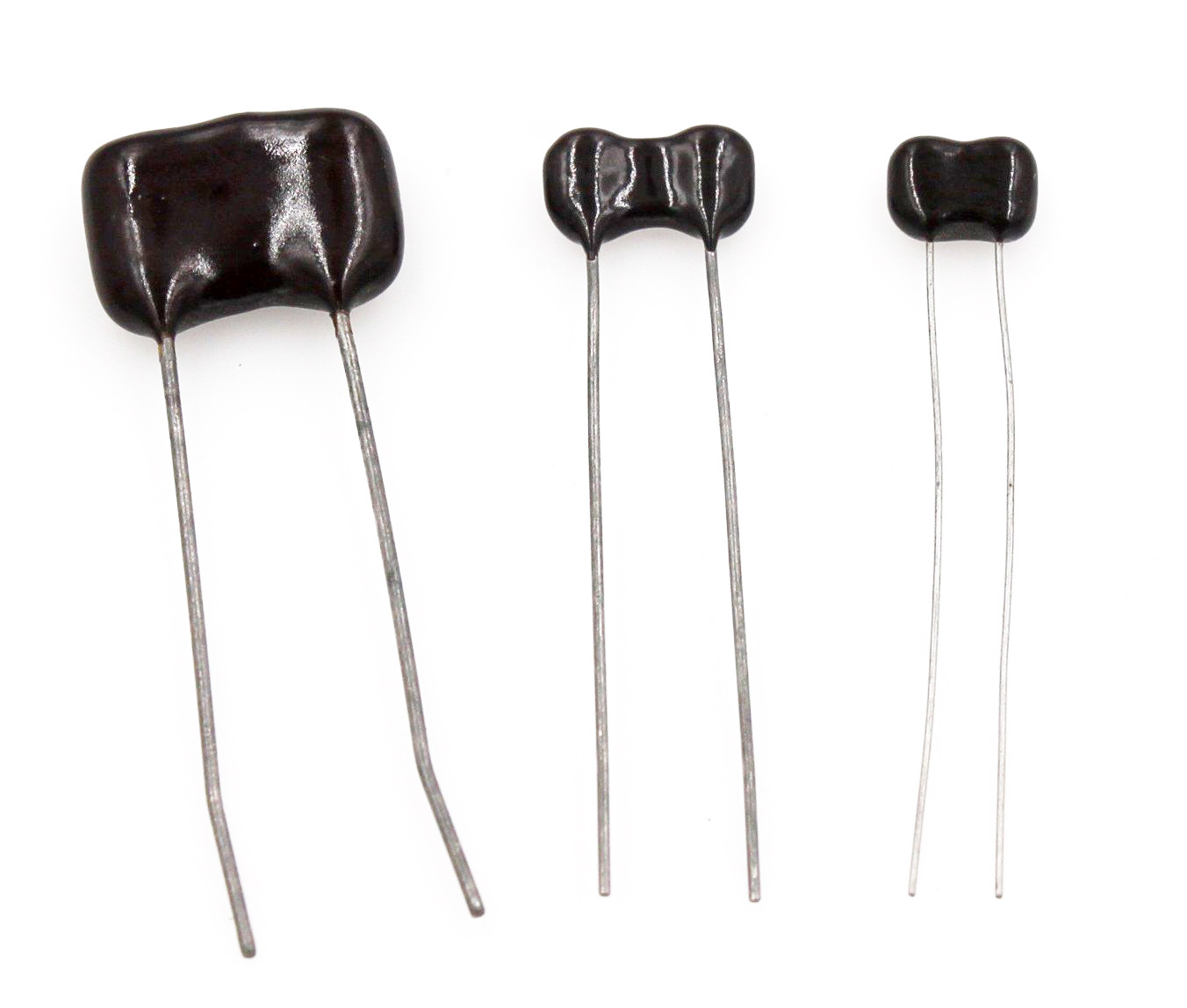 Radial Dipped Silver Mica Capacitors, 1.2pF to 68,000pF, 50V to 1000V – Lot of 3