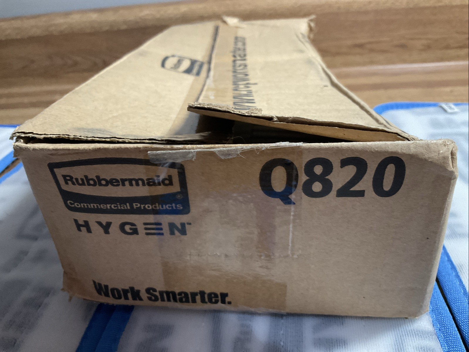 4 Pack Q820 Rubbermaid HYGEN 18 inch Microfiber Damp Mop Blue New