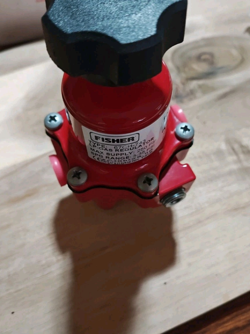 EMERSON FISCHER 67CH-743 LP-GAS Regulator 250 PSI NEW
