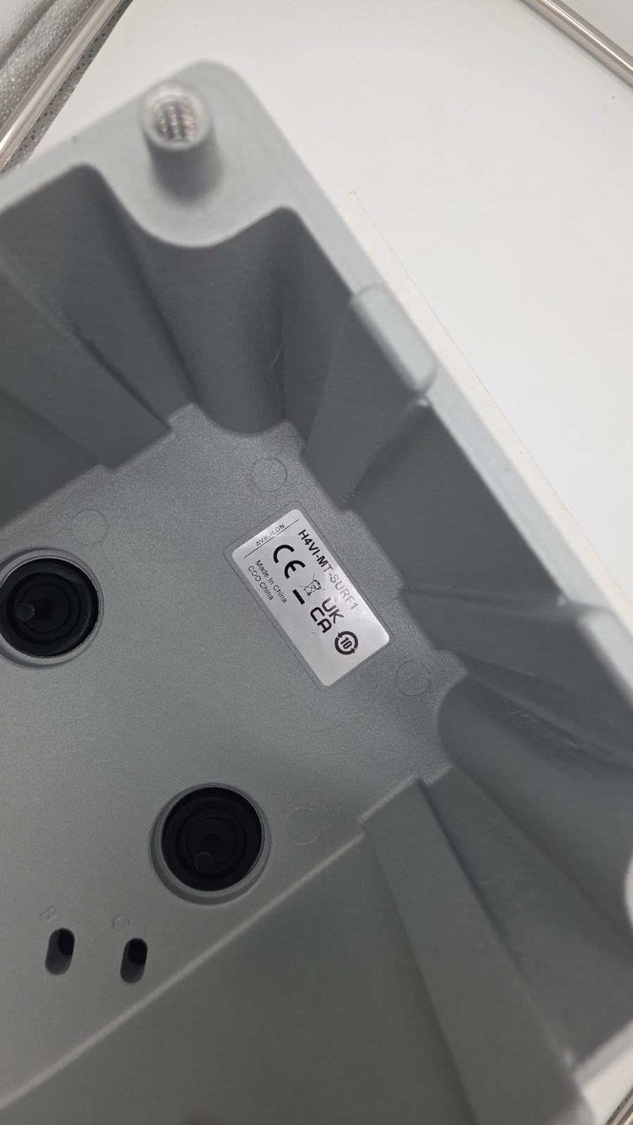 Avigilon H4 Video Intercom 3.0C-H4VI-RO1-IR + H4VI-MT-SURF1 Surface Mount