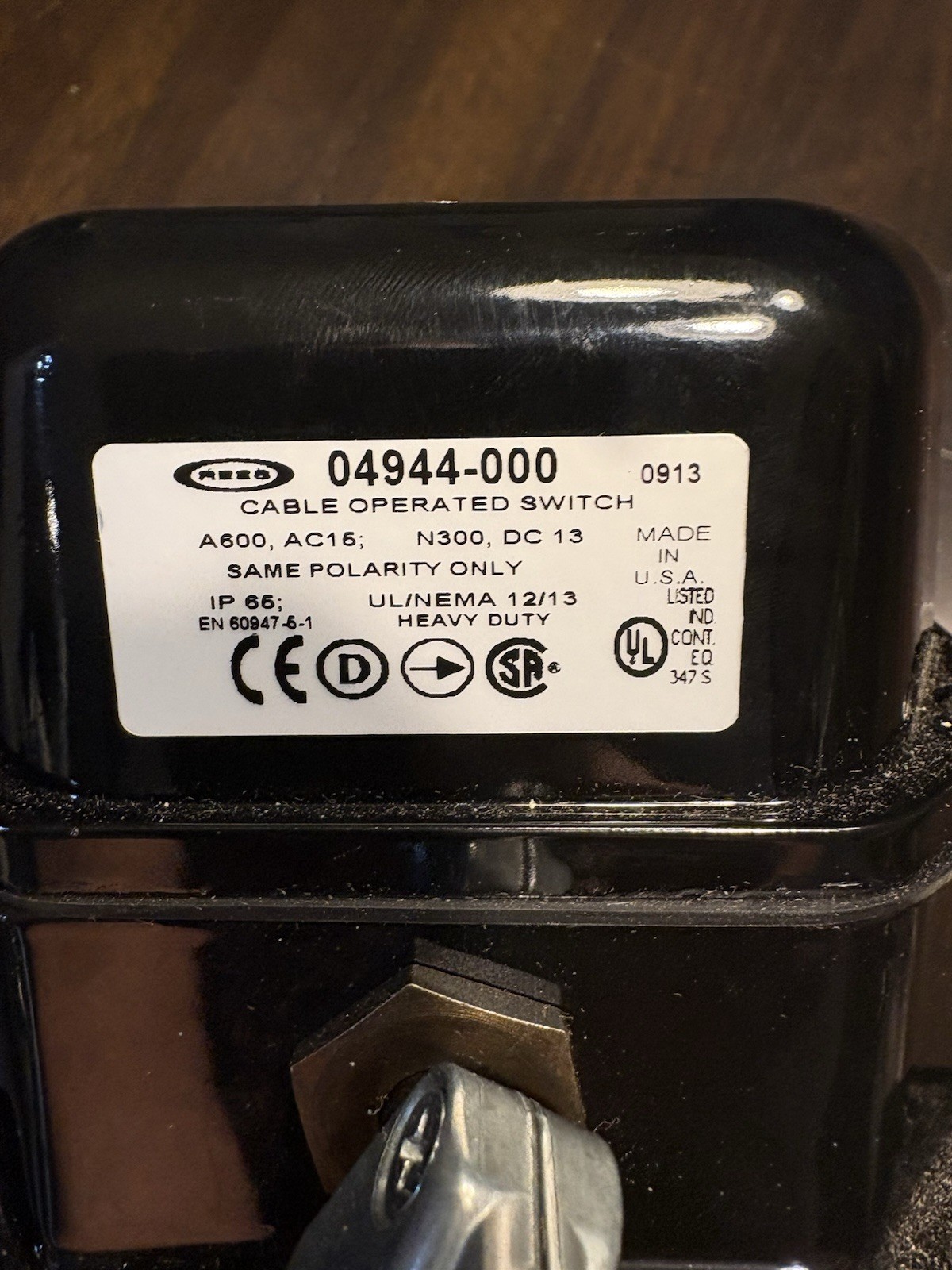NEW REES 04944-200 CABLE OPERATED SWITCH -BLACK A60 AC15