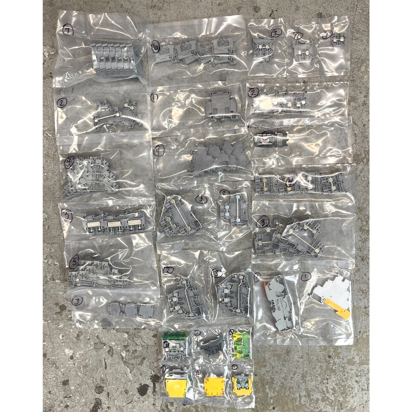 Mixed Lot of Entrelec Terminal Block Din Rail Terminals – Gray / Green
