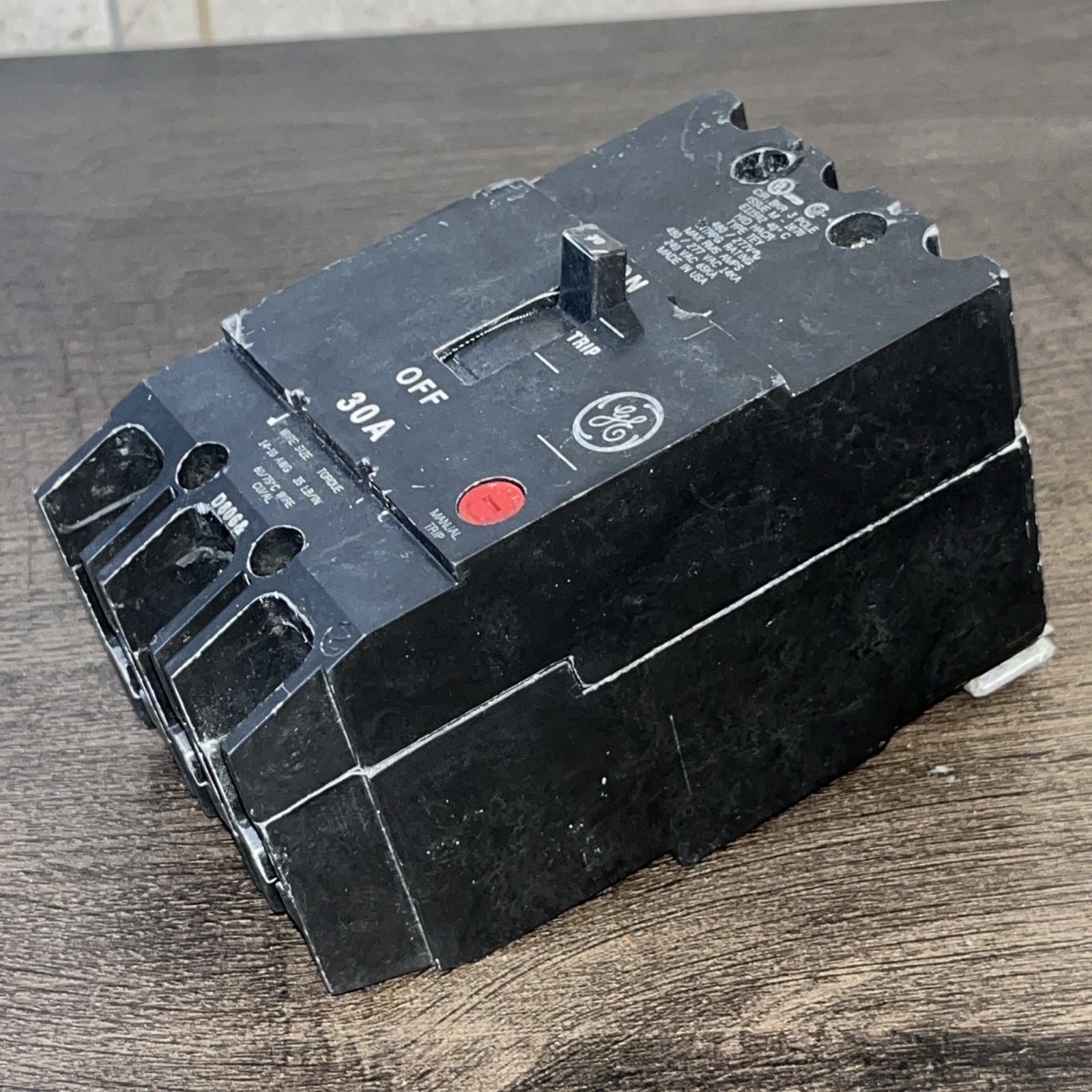 GE TEY330 CIRCUIT BREAKER, 480/277-VOLT, 3-POLE, 30-AMP, BRK / TEY FRAME