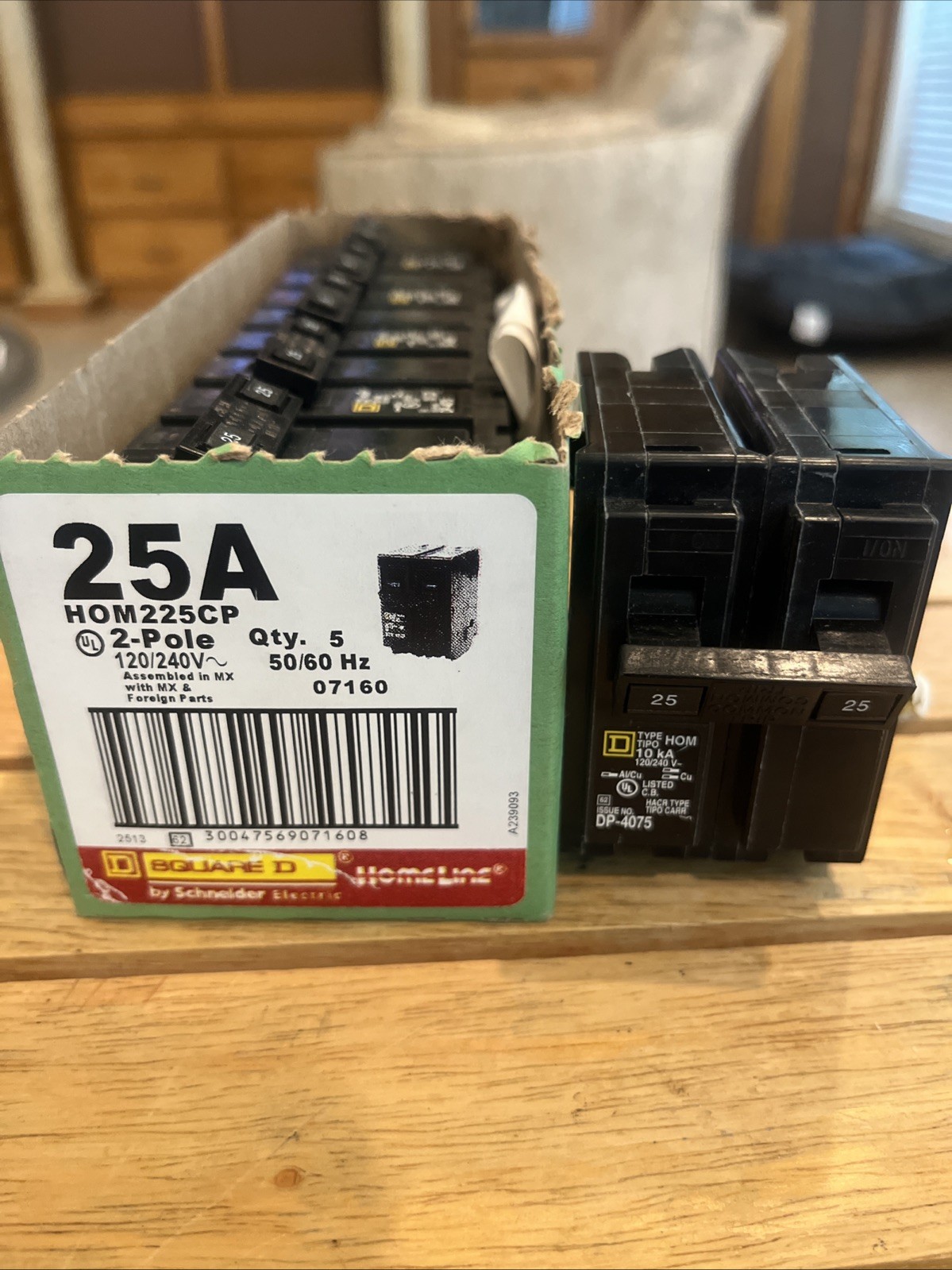 (6) Square D HomeLine 2-Pole Plug-In Mount Indoor Circuit Breaker 120/240V 25A