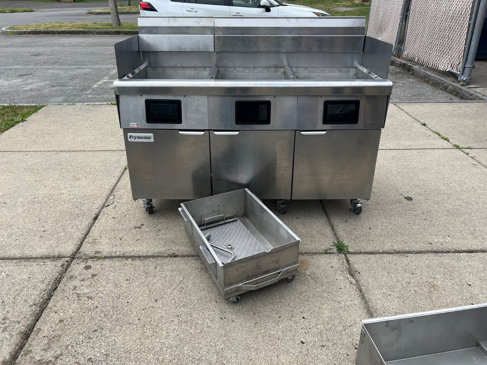 Frymaster 3FQG60T Multiple Battery Gas Fryer (3) 63-lb Frypots, Built-In Auto