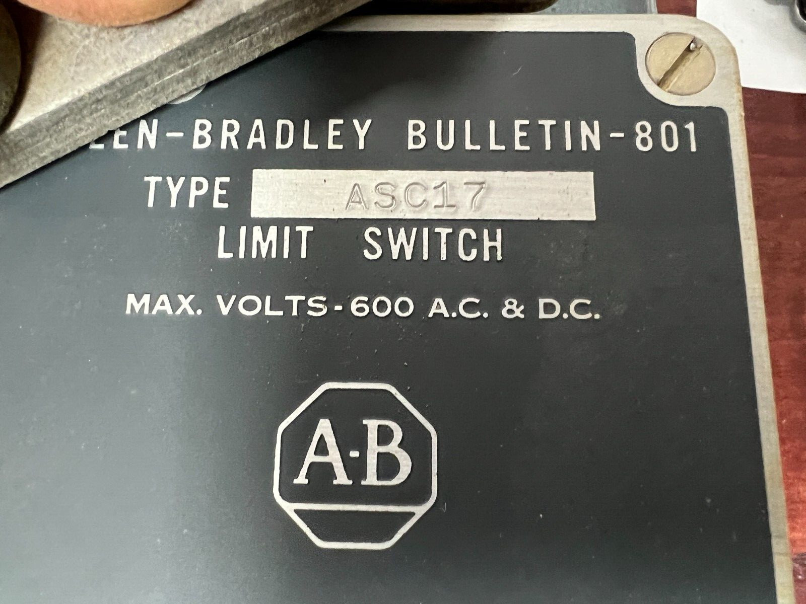 Allen-Bradley Bulletin 801-ASC1-7 Limit Switch Bulletin-801 600 Volts ASC1-7 