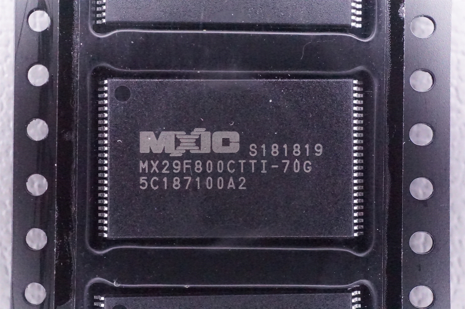 MX29F800CTTI-70G Macronix 8Mb Flash Parallel NOR Memory 1M x 8 SMT 5V 48-TSOP