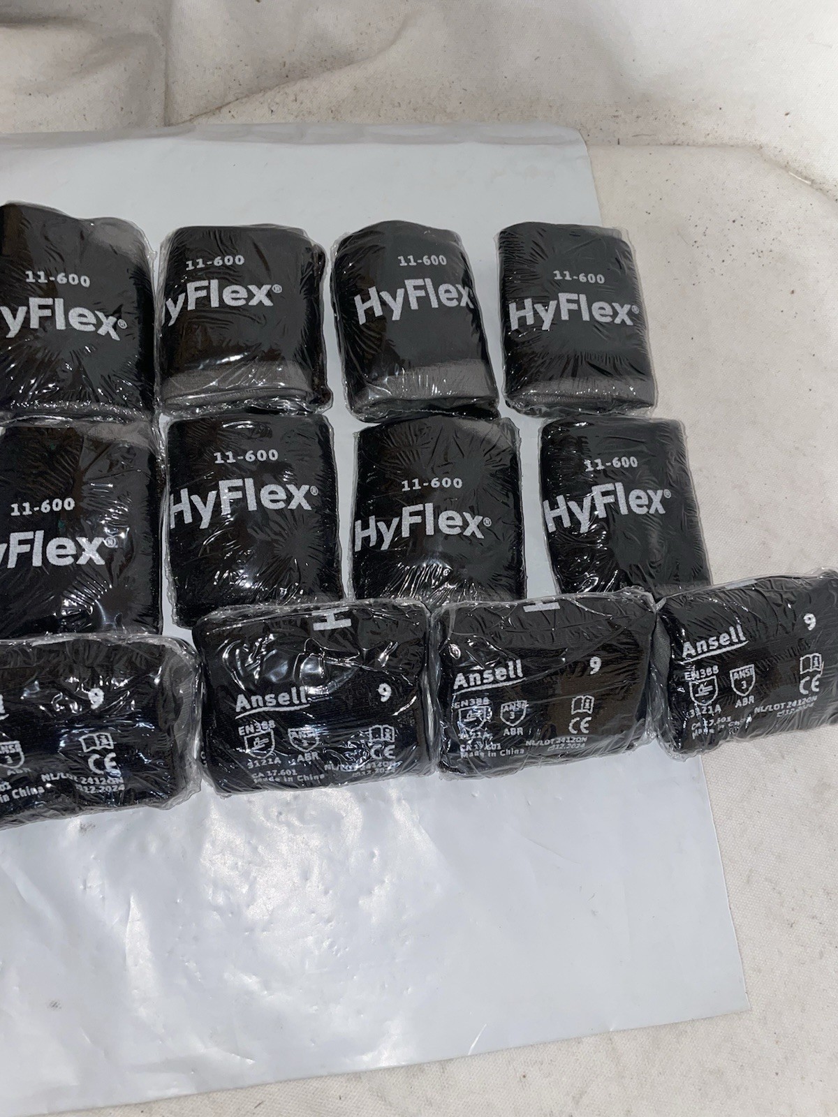 12 Pair Ansell HyFlex 11-600 Size 9 (Large) Gloves Vending Machine Packaging