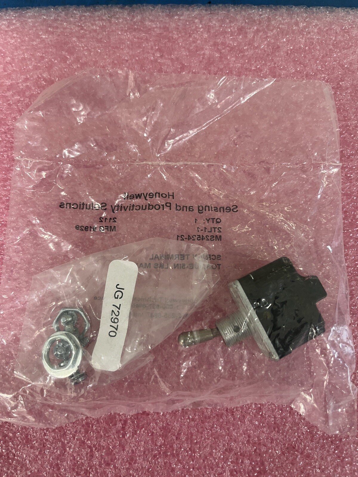 2TL1-1 TOGGLE SWITCH ON OFF ON DPDT 15A 125V HONEYWELL (LOT OF 1)