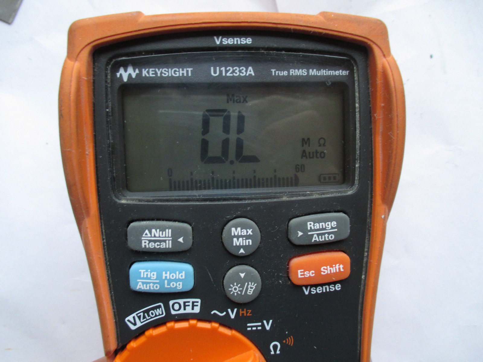 Keysight U1233A True RMS Digital Multimeter. 600V / 15A max.
