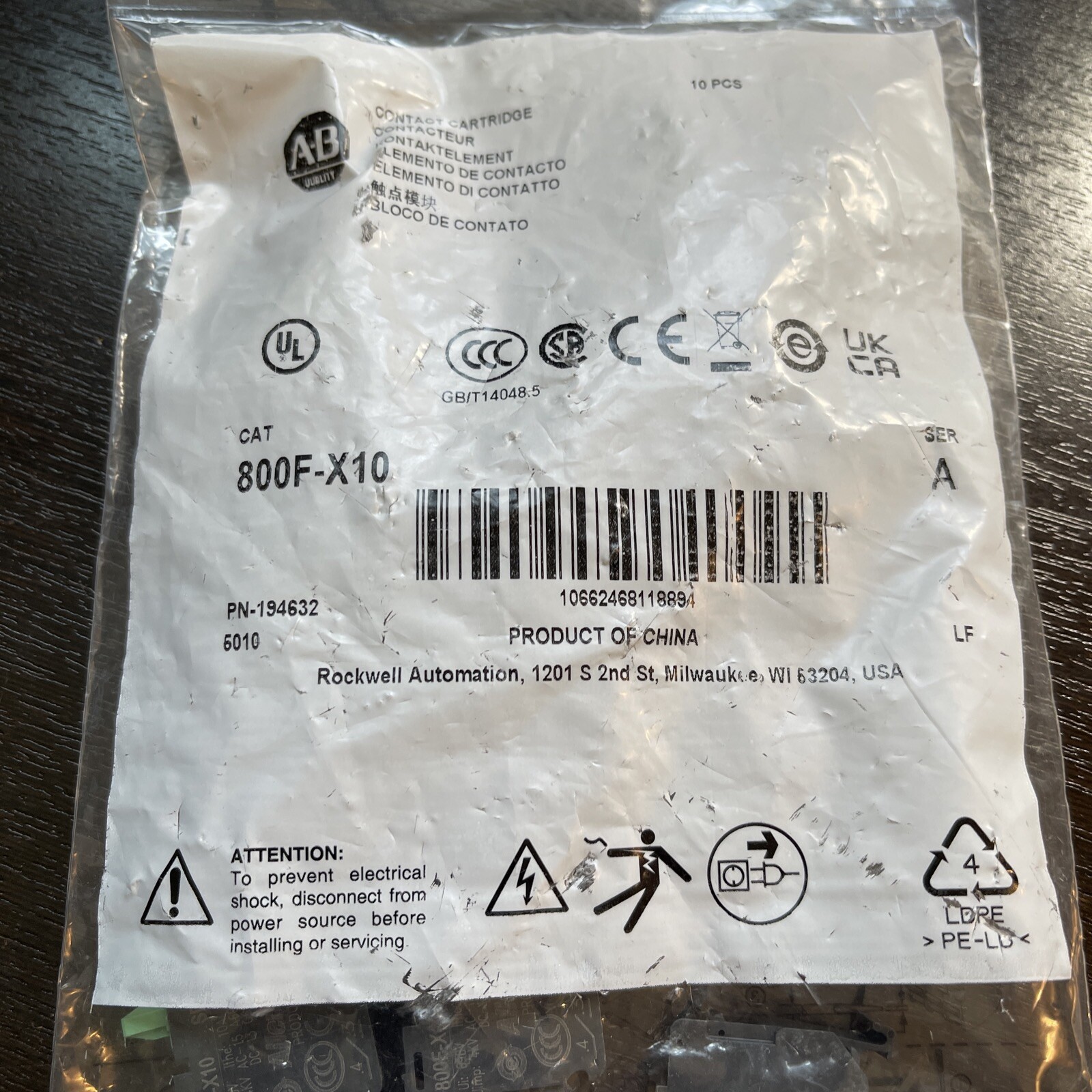 Allen-Bradley 800FX10 Contact Momentary Switch – Black