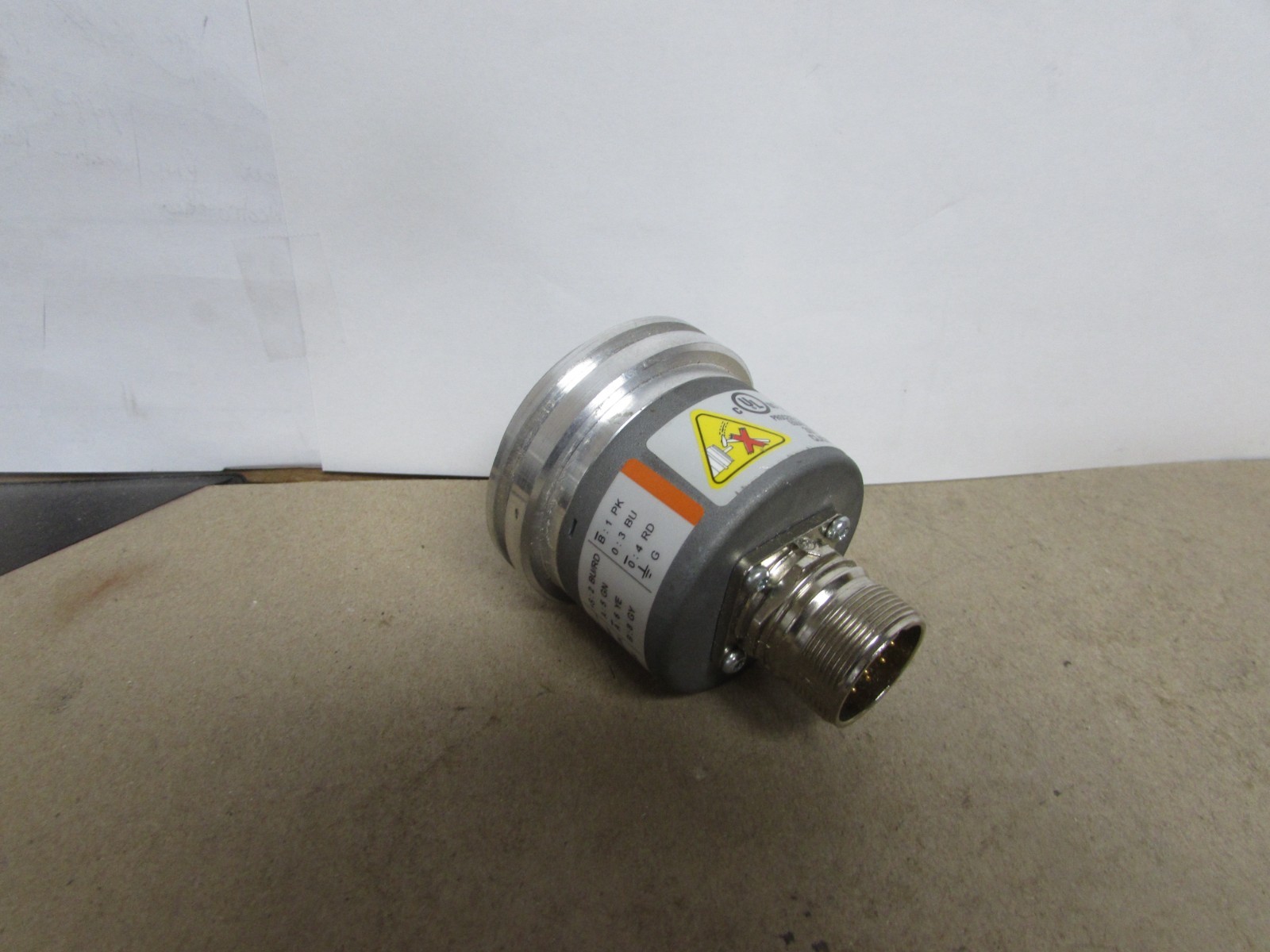 KUBLER 8.5000.B157.0030INCREME ENCODER 10-30 VDC (used – NO FACTORY BOX)