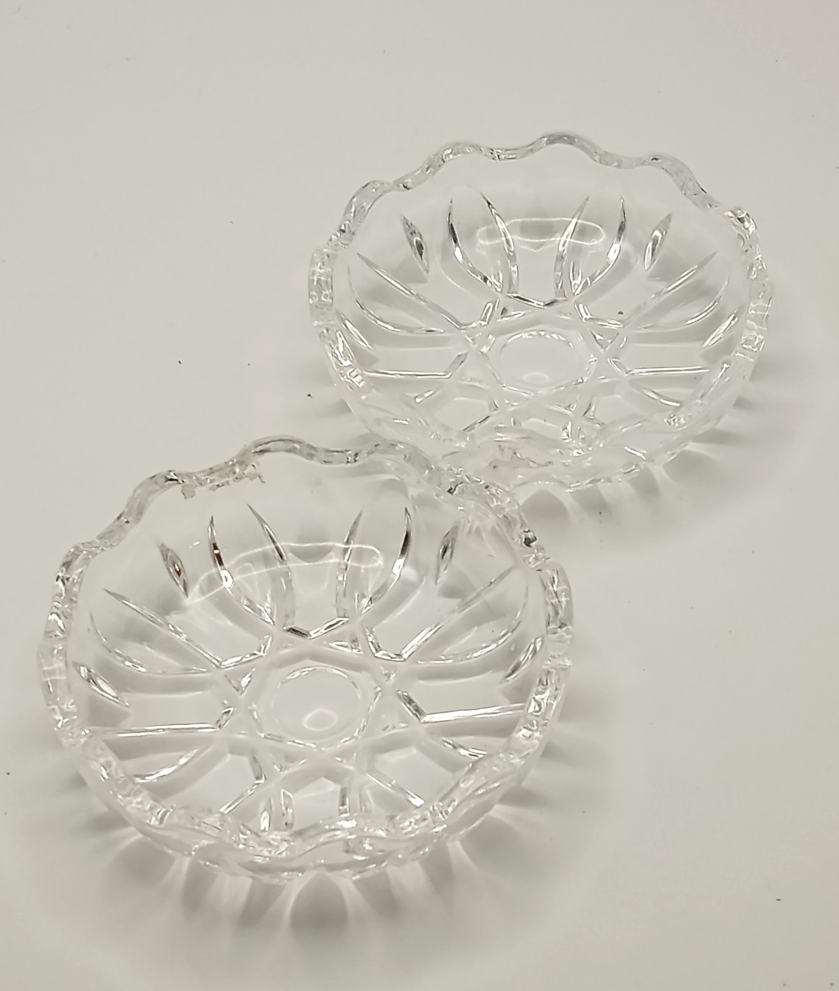 Vintage Clear Crystal Diamond Cut Round Trinket Box Scalloped Edge Jewelry Dish
