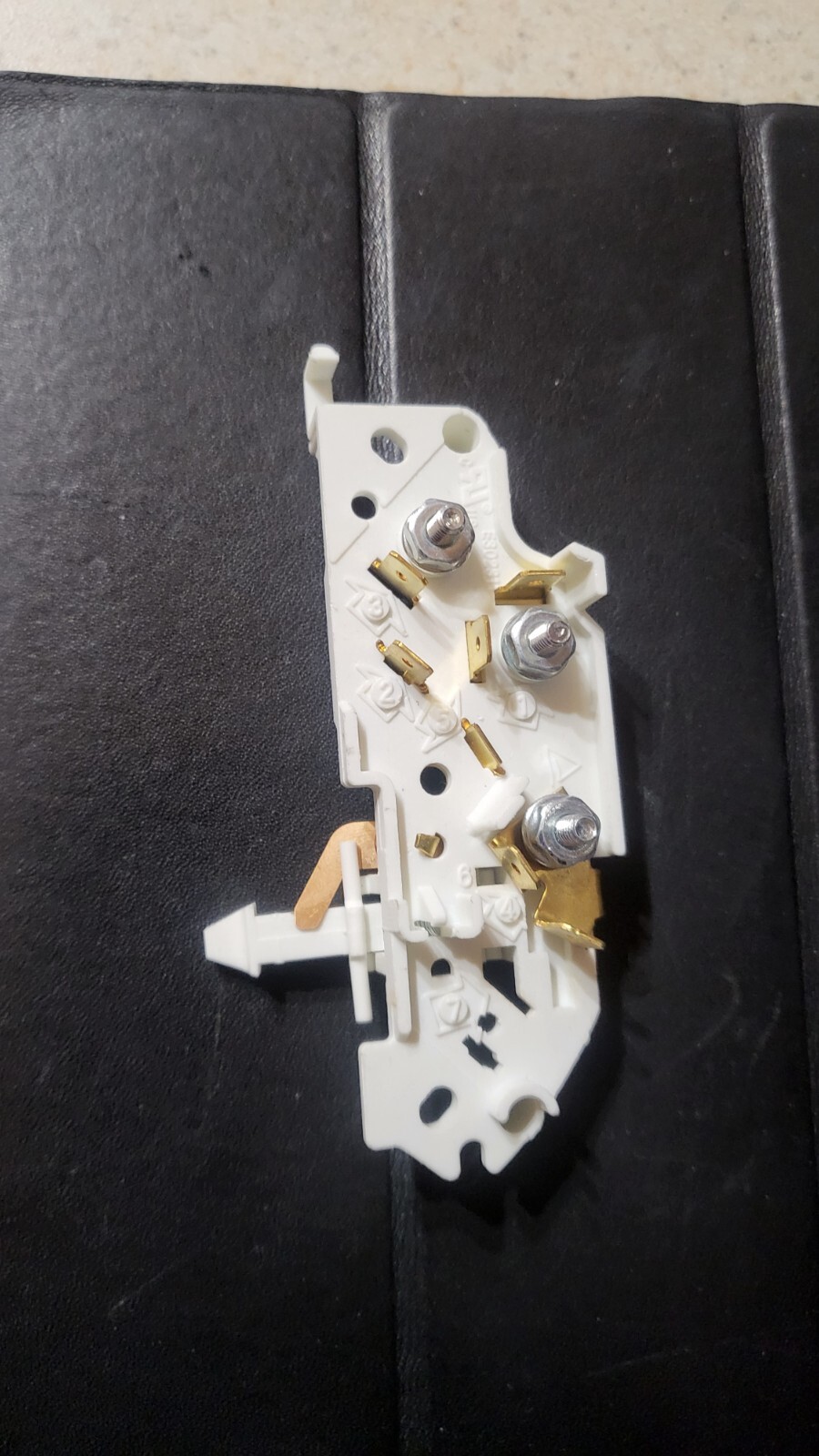 Emerson – Stationary Switch ( Emeral )( Box of 10)For Adc Motors ONLY(Terminals)
