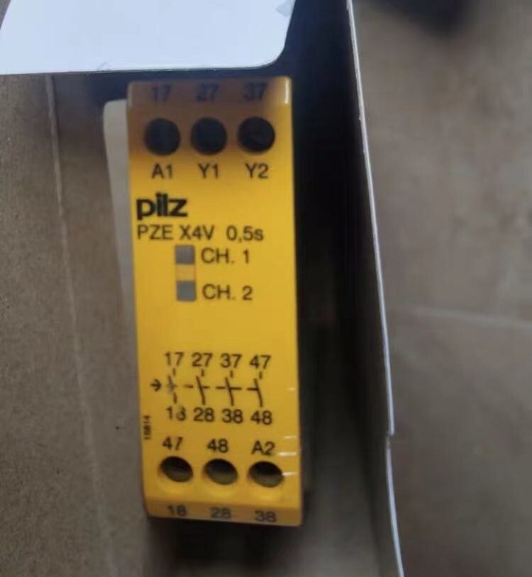 1PC PILZ PZE X4V 0,5/24VDC 4n/o fix safety relay 774580