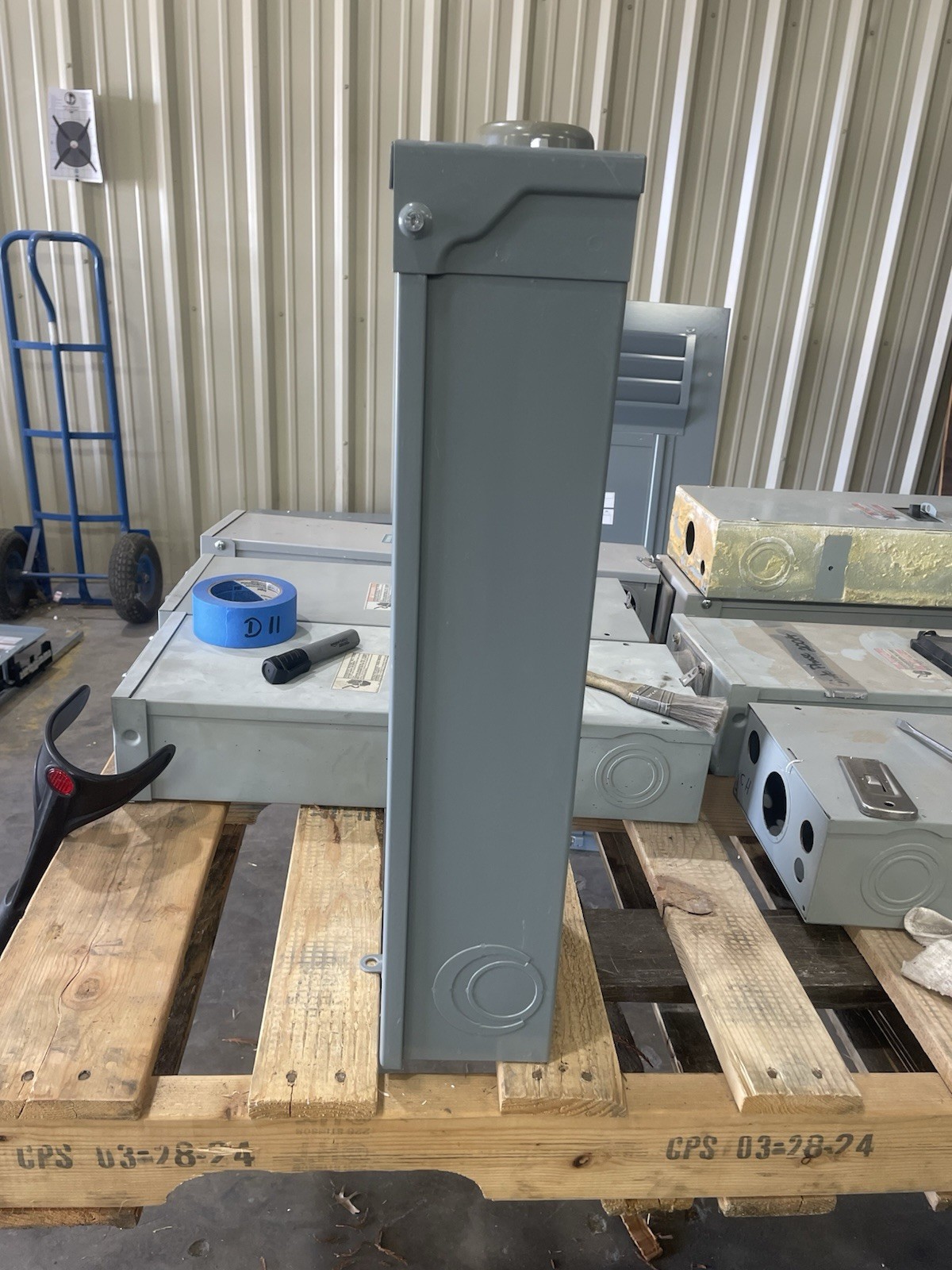Square D Q200MRBE 200 A Main breaker enclosure Type 3R 240V 50/60Hz D11