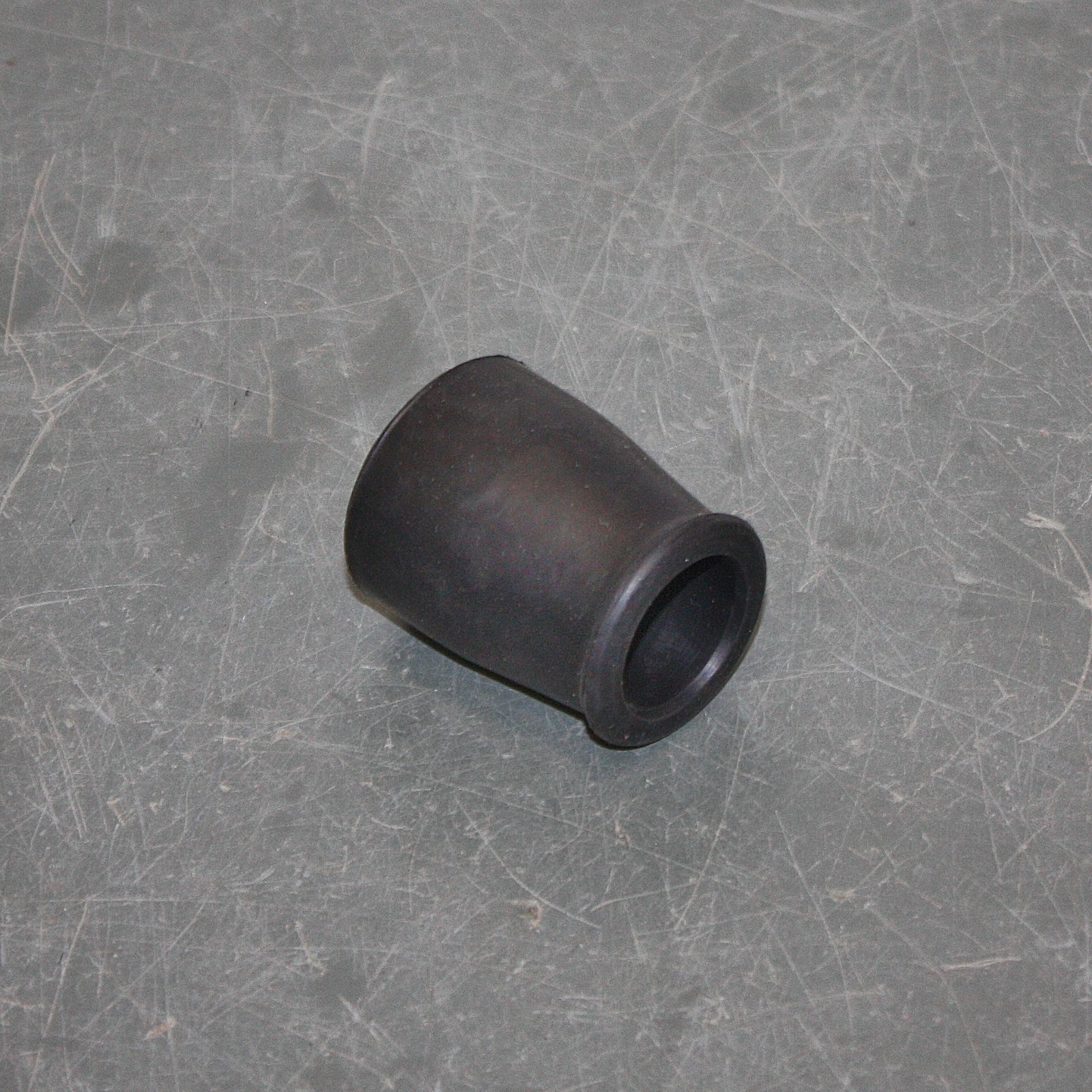 (4) Cotterman Rubber Crutch Tips SU2203, 800 lb, for 1″ Tube, Rolling Ladder