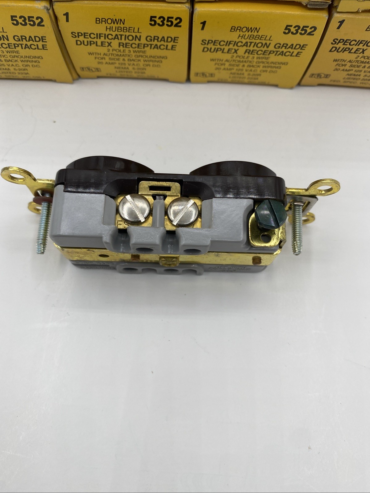 Hubbell 5352 Duplex Outlet LOT OF 10 Brown Spec Grade 20A 125V AC or DC 3 Wire