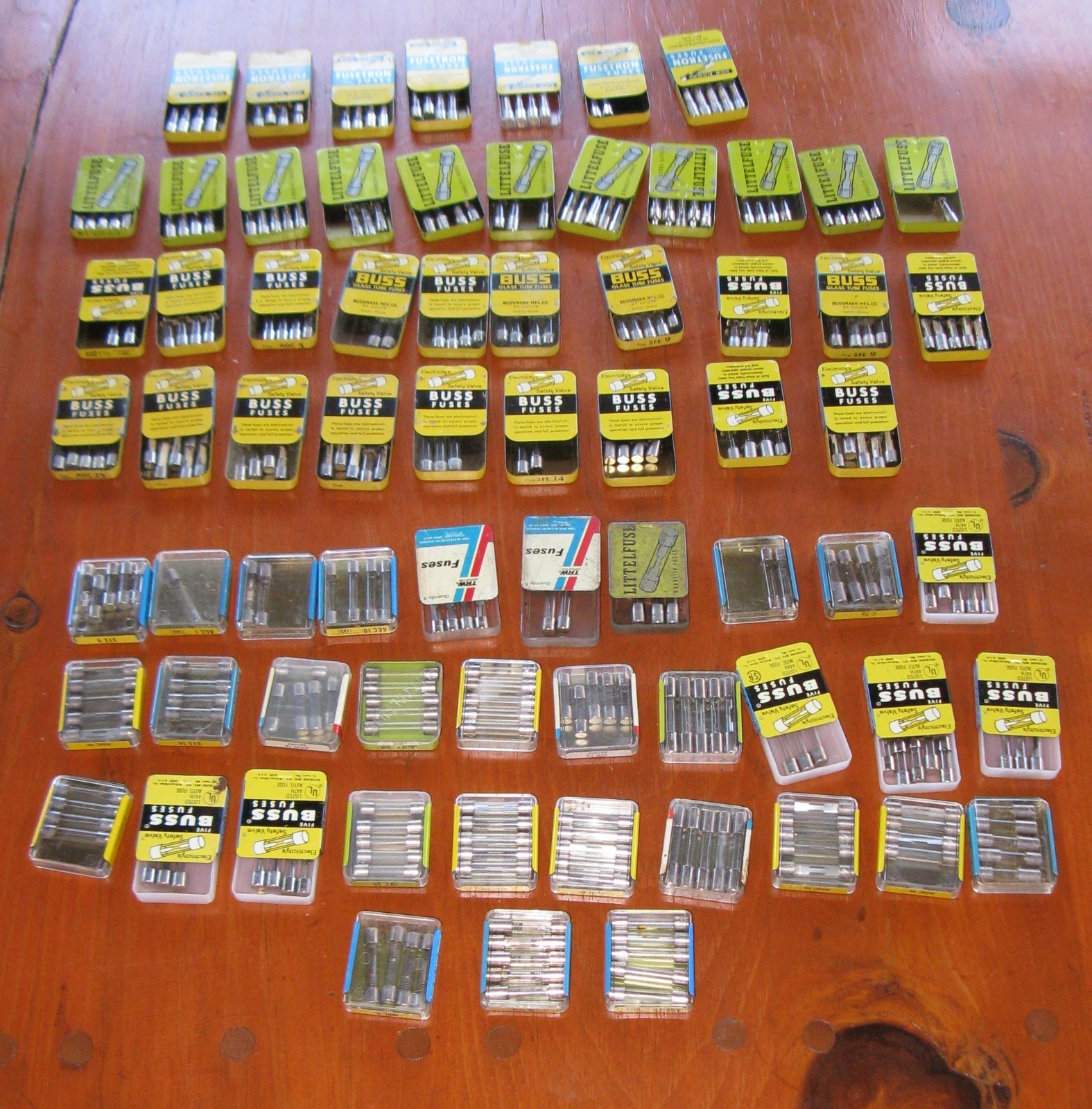 Huge Lot Vintage Automotive Fuses Car Truck Variety 280+ Fuses in Case