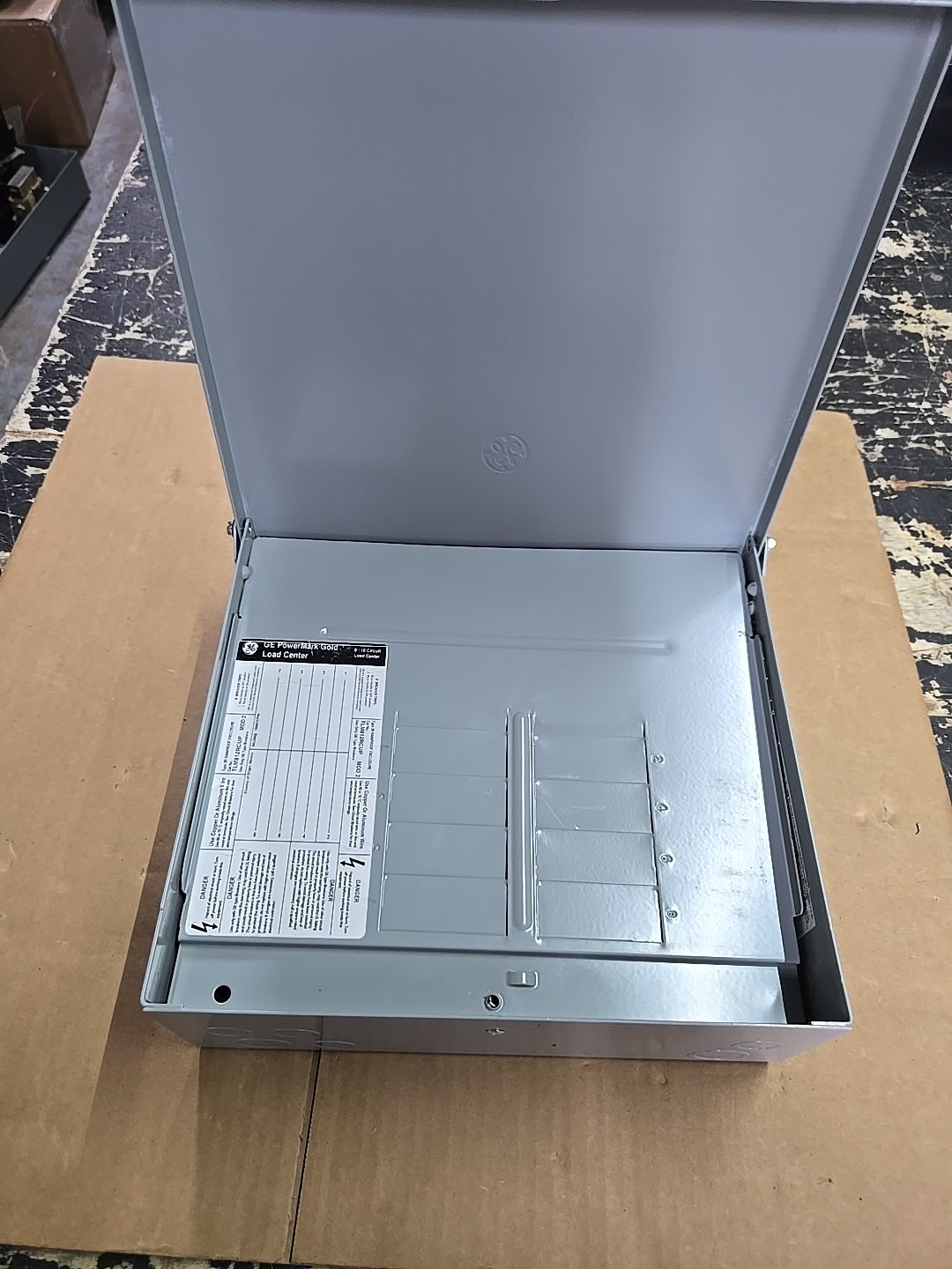 GE PowerMark Gold 125A Outdoor Load Center TLM812RCUP MLO