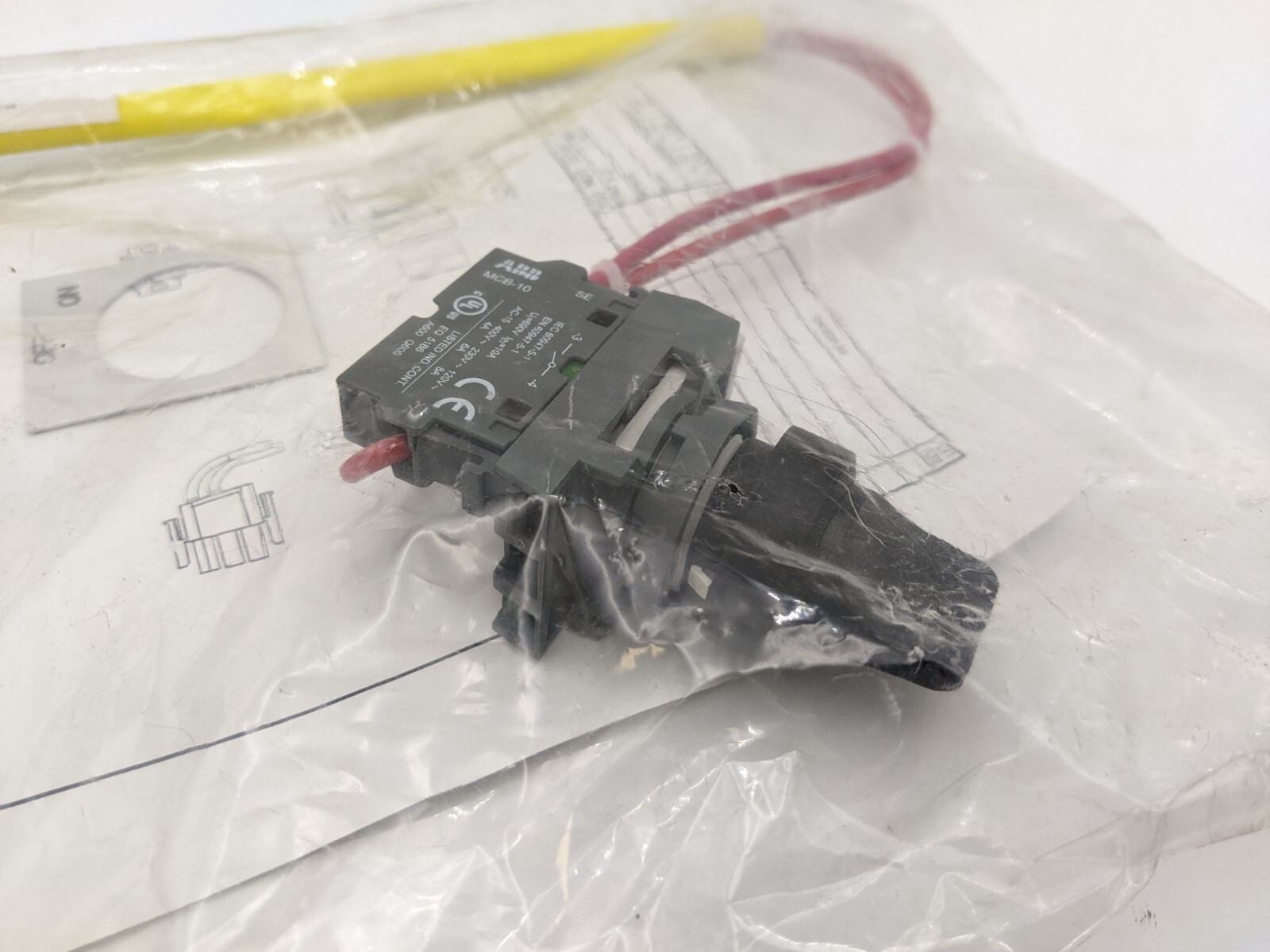 ABB SS2P-1 Pilot Device Kit OFF ON Selector Switch Control Panel Equipment SS2P1