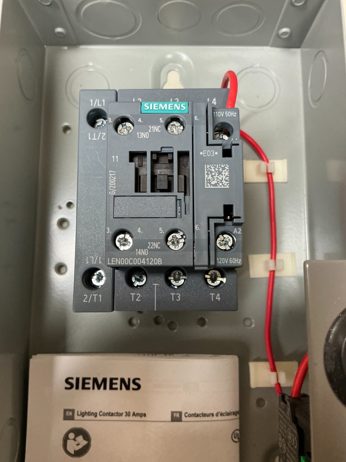 Siemens LEN01C004120B 4 Pole 30A Electrically Held Lighting Contactor-NEW