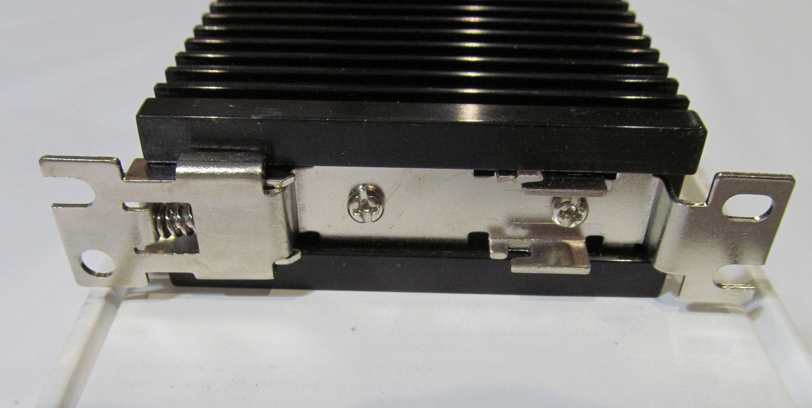 NEW ELCO SC1-30D25240A SOLID STATE RELAY WITH HEAT SINK 25A 240 VAC 3-32 VDC DIN