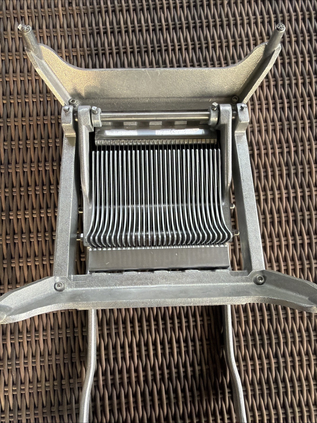 Vollrath 403NH Redco Fruit Slicer 1/4″ Cut 25084-1 Restaurant Grade