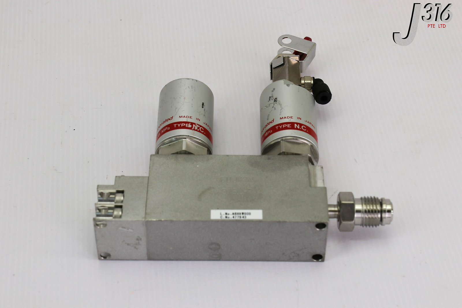 L16957 (LOT OF 30) FUJIKIN BLOCK VALVES ASSY, TYPE N.C., O.P. 0.5~0.6MPA 477943